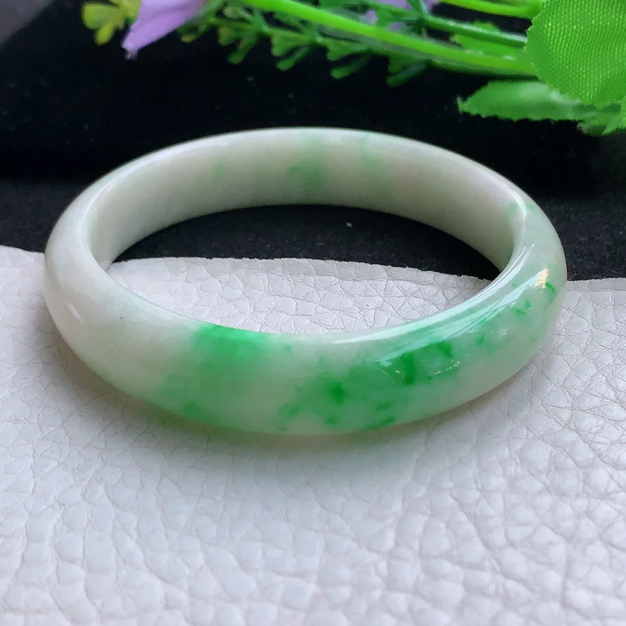 hh实拍57*51*12*7贵妃镯 天然缅甸翡翠玉手镯白底青椭形感宽边玉手环