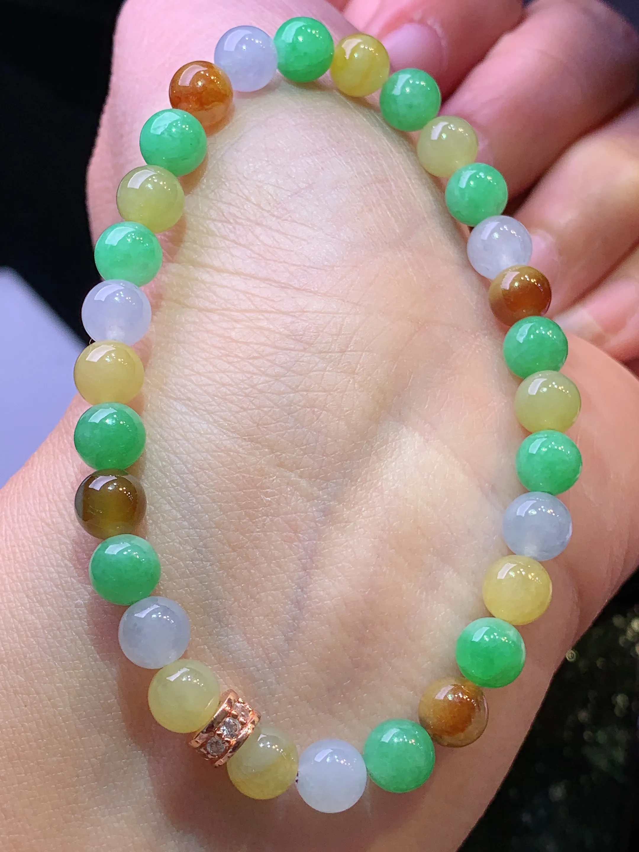 多彩圆珠手链 玉质细腻 色泽艳丽清新 整体尺寸6.3