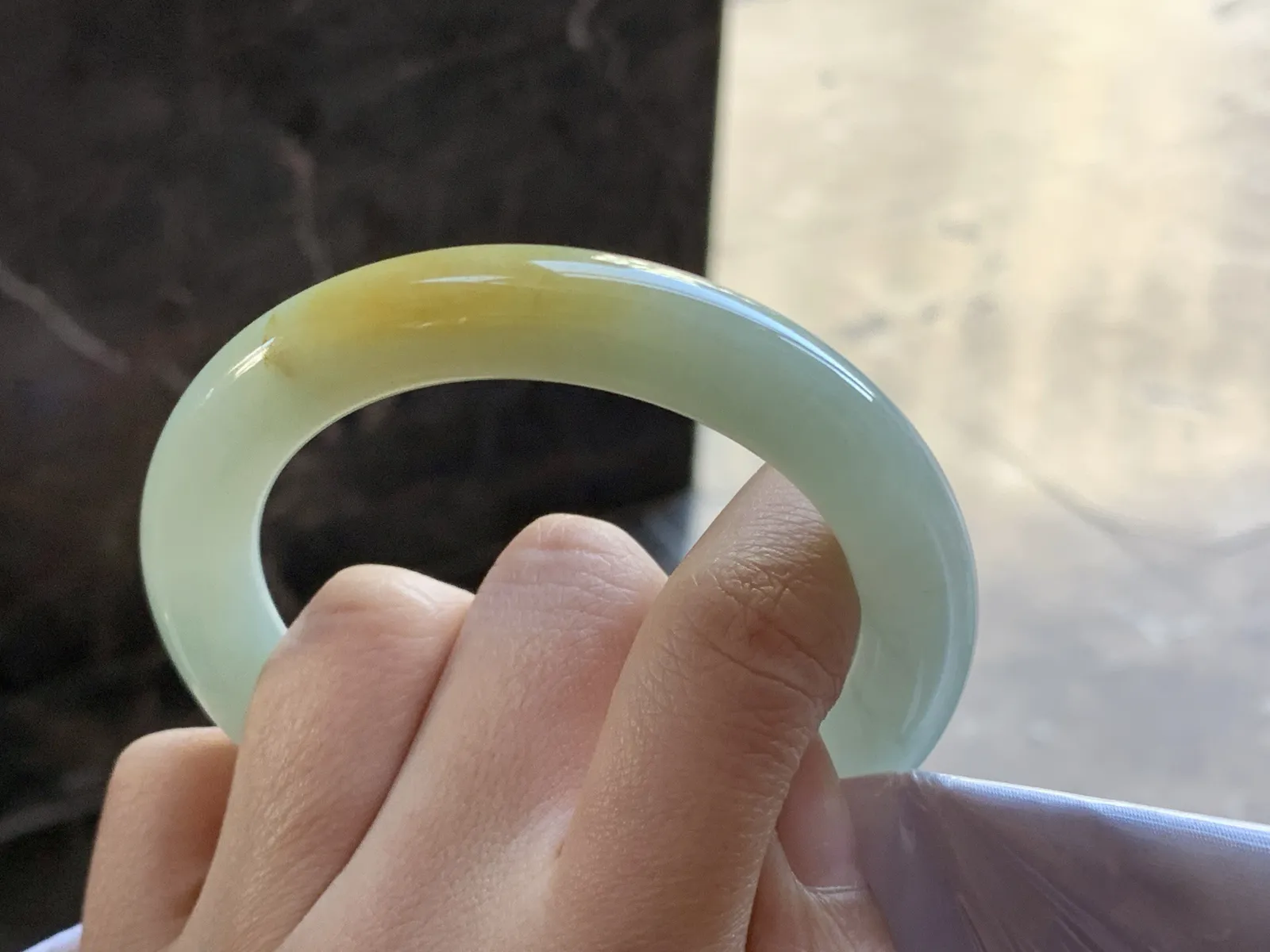 55.5-9.7

黄翡圆条手镯^_^玉质温润