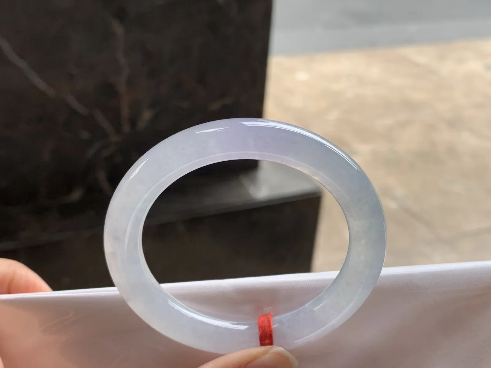 51.5-9

冰紫圆条手镯^_^透亮 水润