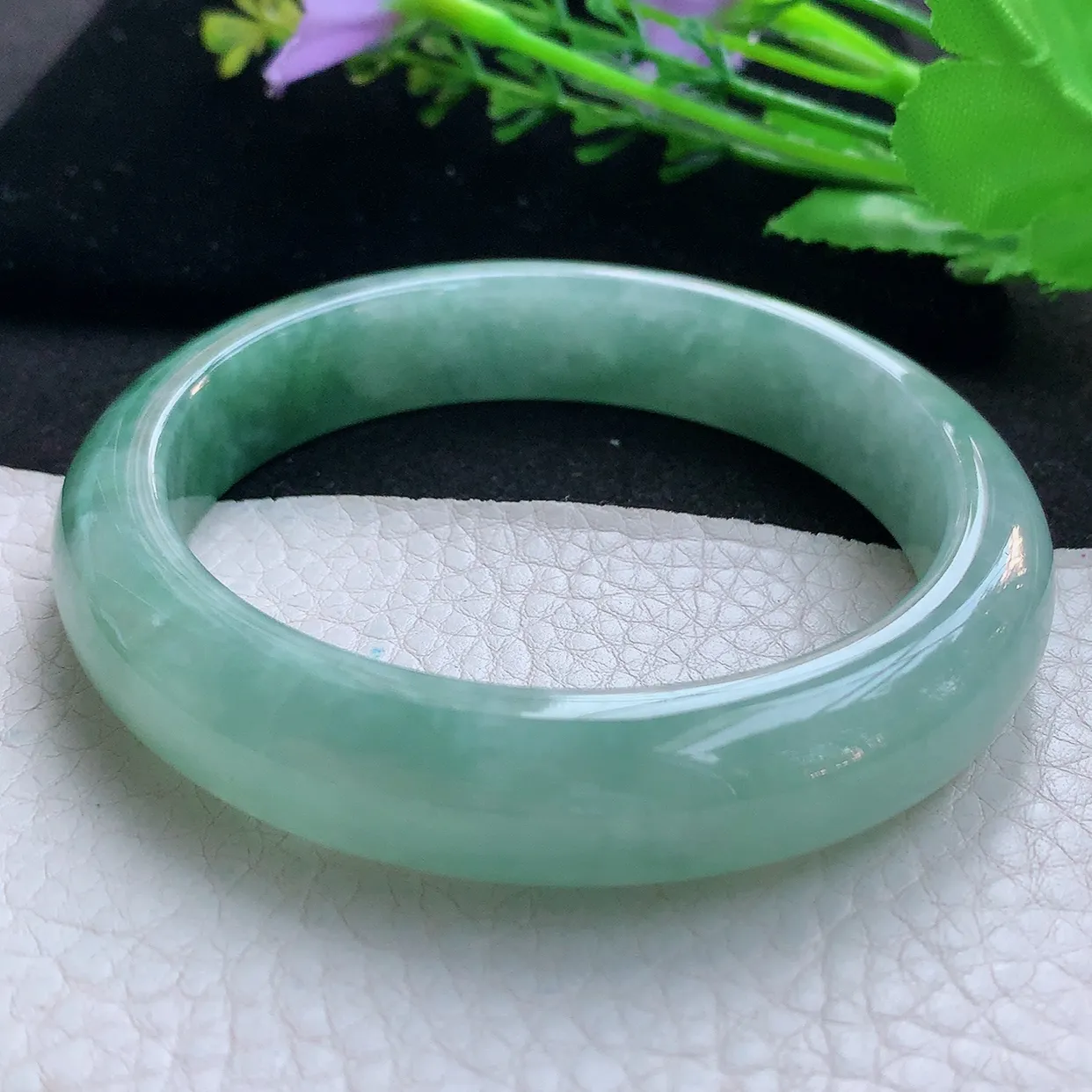 nr大圈口61*13.5*9平安镯 天然缅甸翡翠玉手镯飘绿厚装宽边玉手环