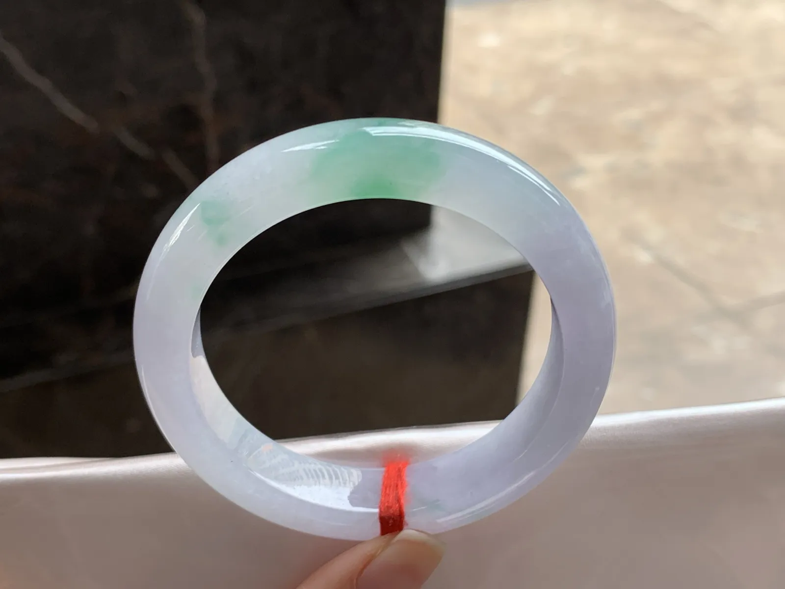 53.5-12-8.8

紫底绿花手镯^_^清新细腻