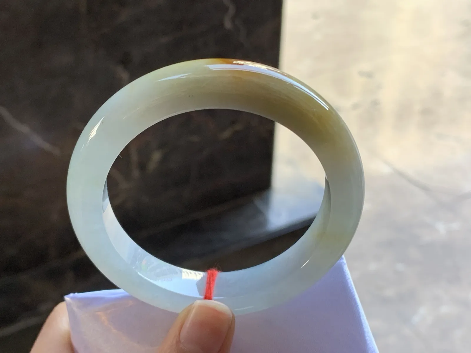 56-12.5-9

黄翡手镯^_^鲜艳 玉质温润