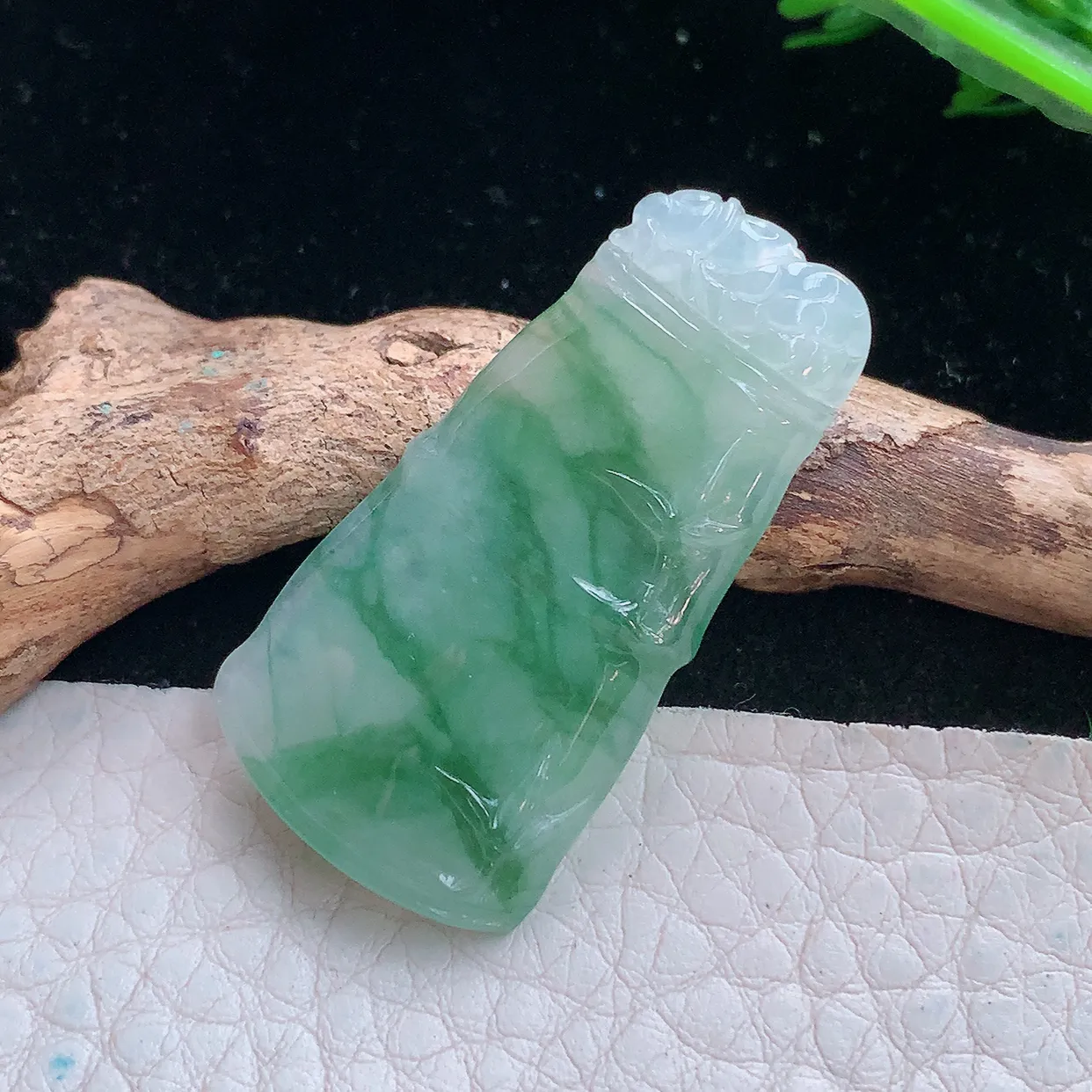 lz实拍37*19.3*4.6缅甸翡翠精雕冰飘花竹节 步步高升玉项坠 玉挂件