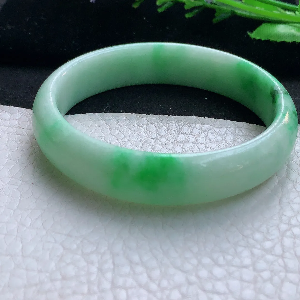 hh实拍58.5*13.8*7平安镯 天然缅甸翡翠玉手镯辣绿宽边玉手环