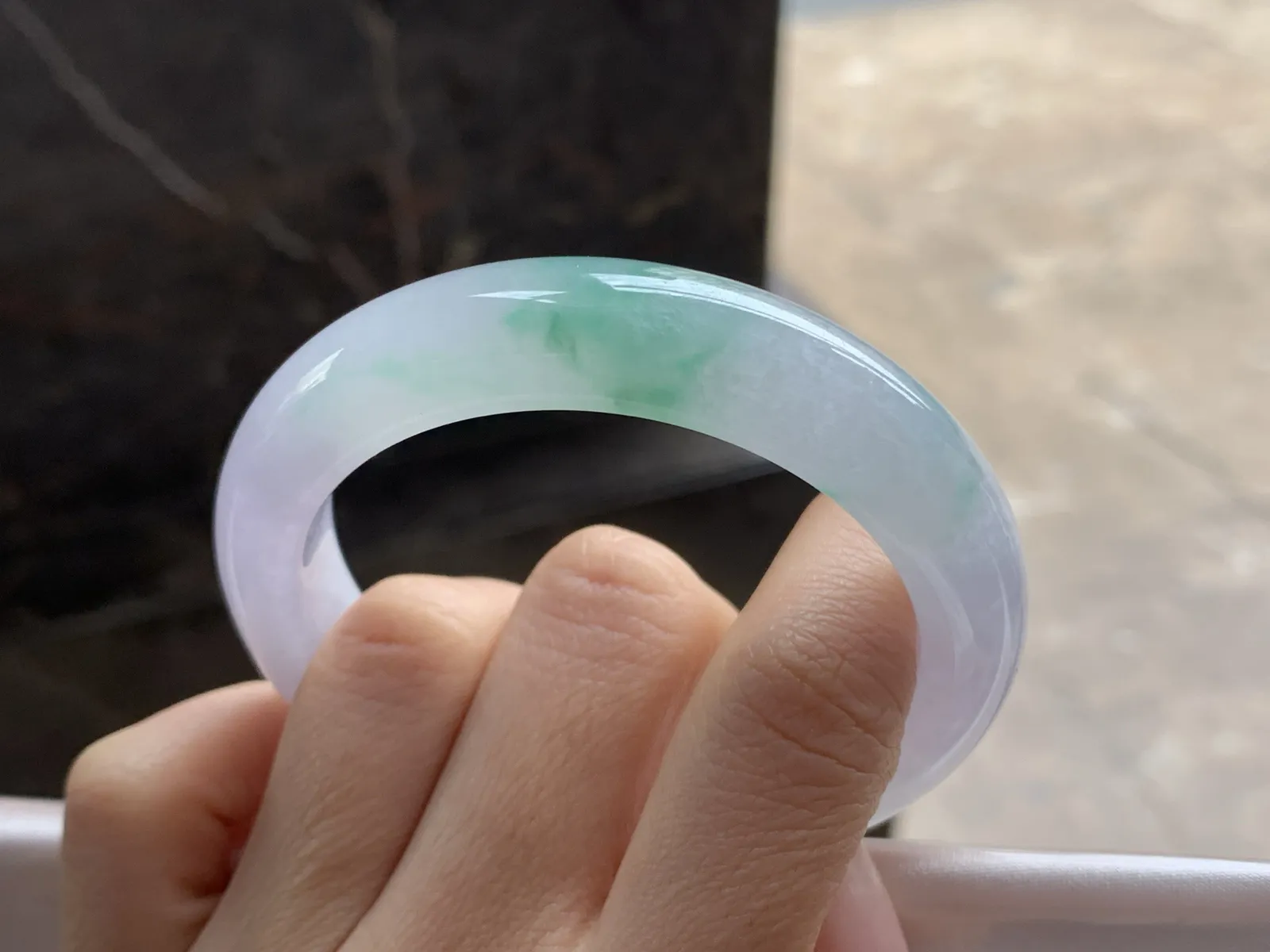 53.5-12-8.8

紫底绿花手镯^_^清新细腻