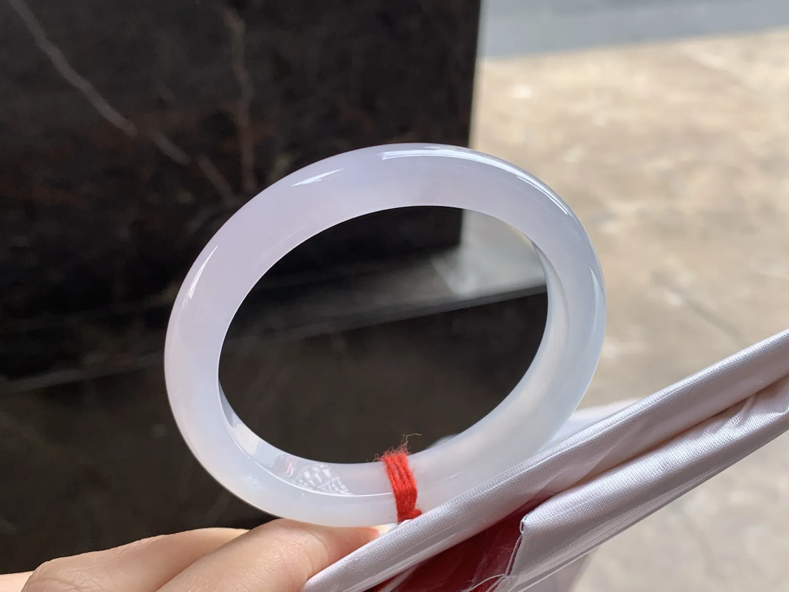 53-10.7-7.3

冰紫贵妃手镯^_^清新冰透 正圈50 51可以带