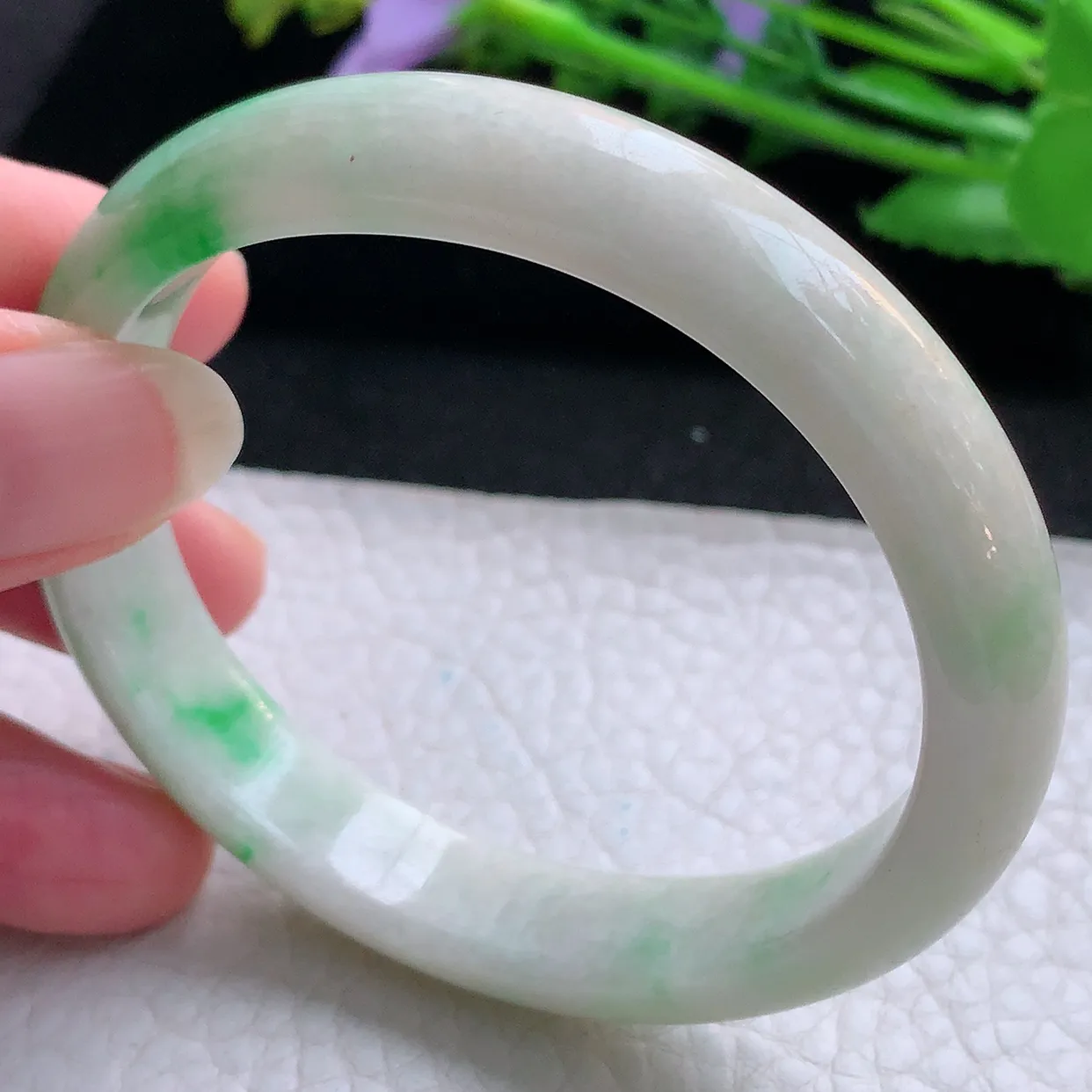 hh实拍57*51*12*7贵妃镯 天然缅甸翡翠玉手镯白底青椭形感宽边玉手环