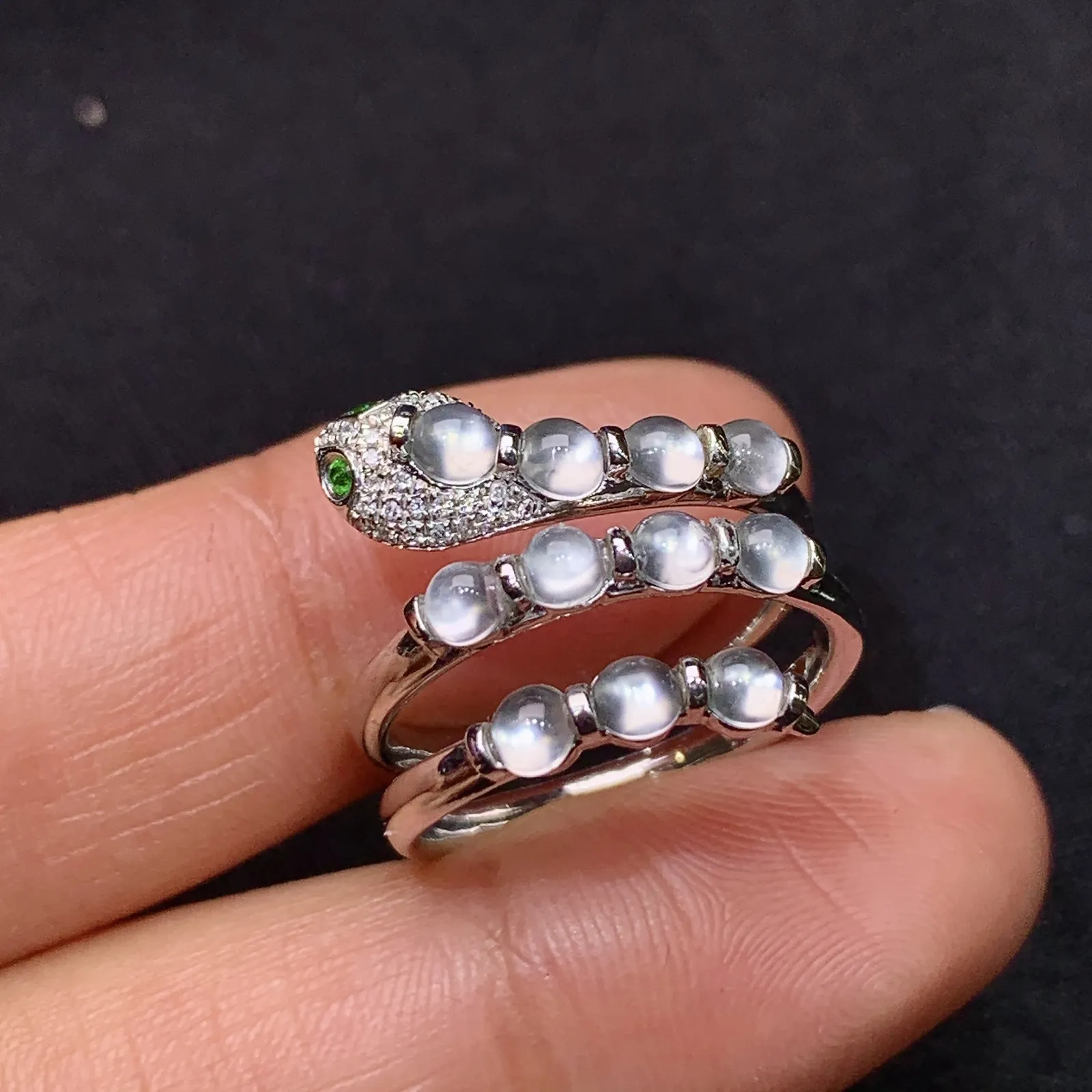 冰种蛋面戒指，18k金镶嵌，款式新颖，冰润细腻，种水足，Mi 圈口12 裸石2.1*2