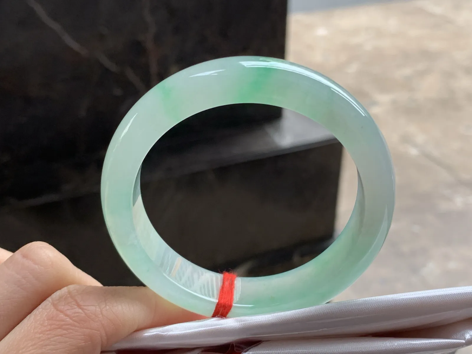 54.5-13-8

晴绿手镯^_^清新 冰透