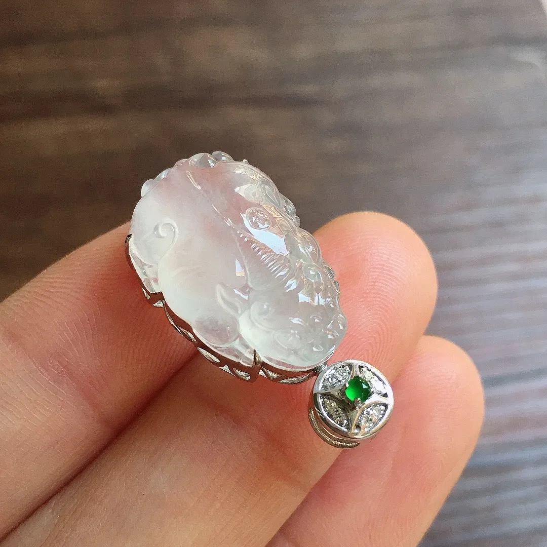 冰种貔貅吊坠，18k金镶嵌，冰润细腻，品相好，种水足，Lj 尺寸28*14.3*8.8