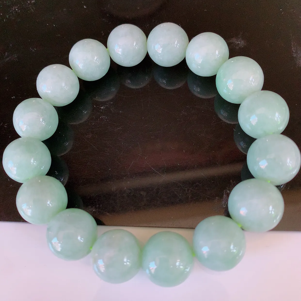 自然光实拍，冰润底色翡翠手串手链，种老水足，冰清玉润  颜色漂亮  #001.1取一尺寸13.6