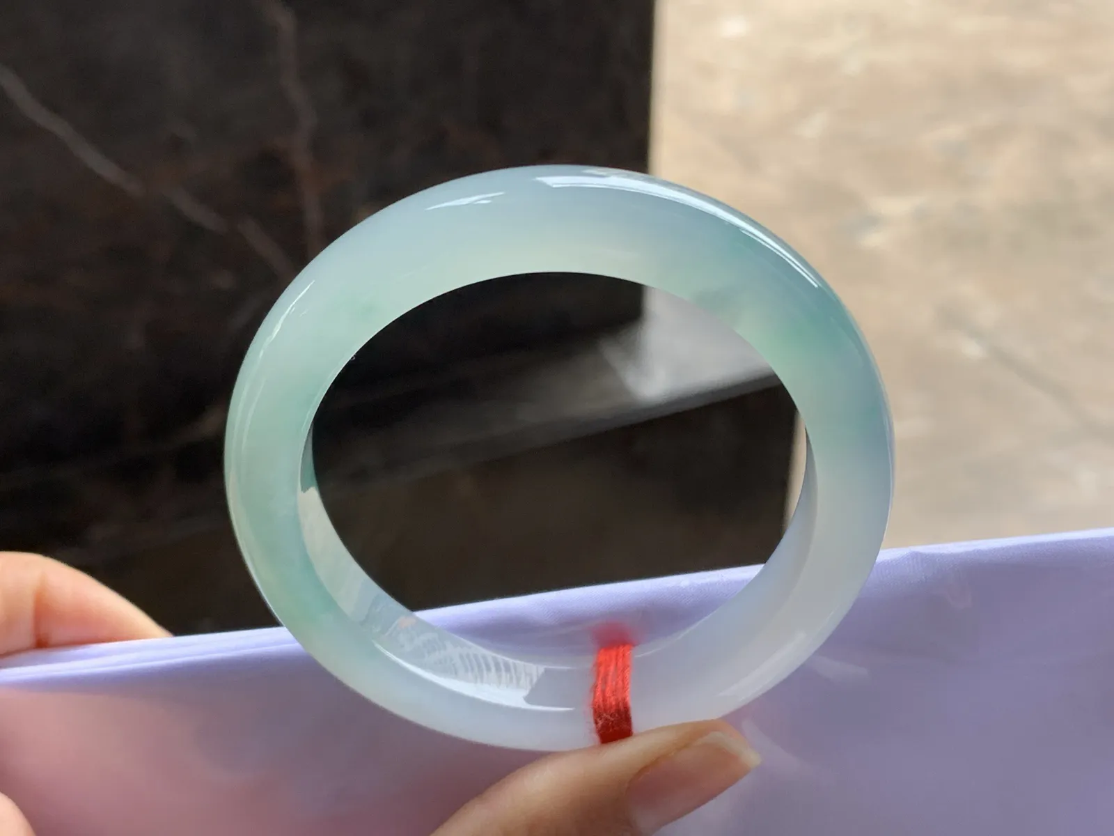 51.5-10.7-8.2

冰晴水手镯^_^冰透清新