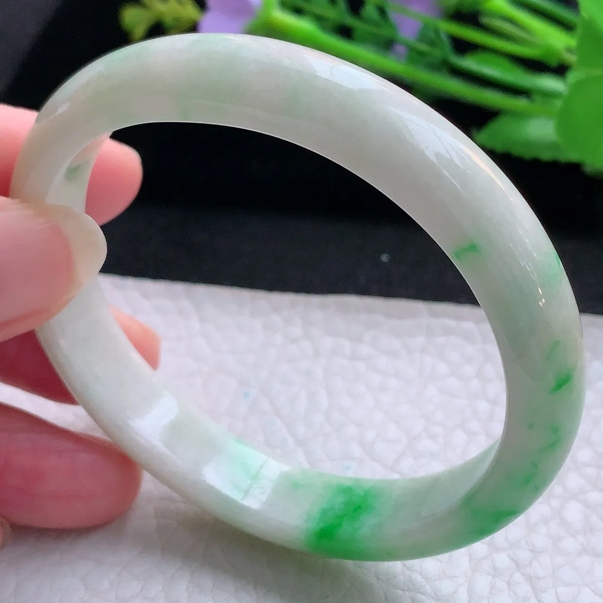 hh实拍57*51*12*7贵妃镯 天然缅甸翡翠玉手镯白底青椭形感宽边玉手环