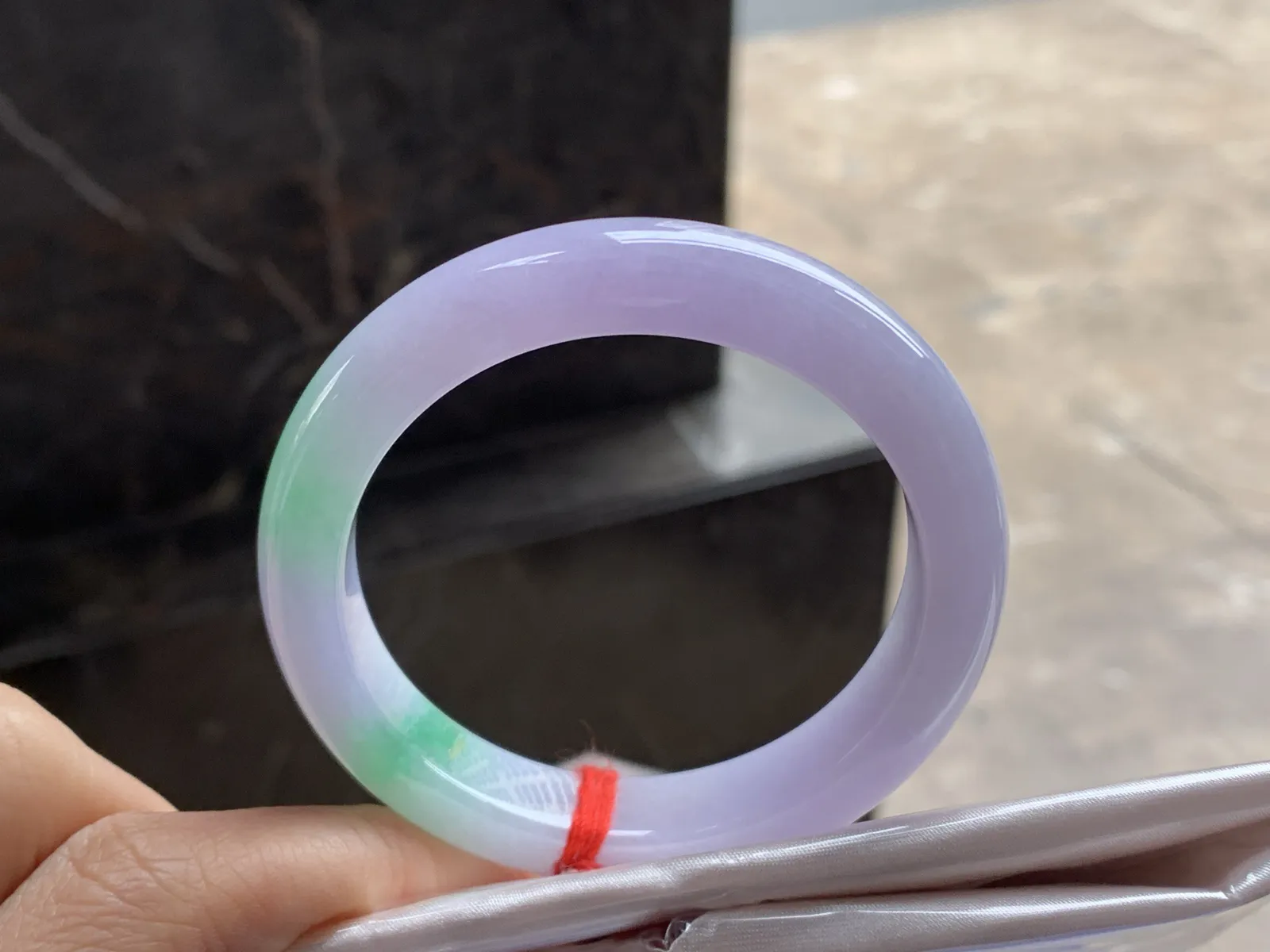 51.5-10.6-8.1

春带彩手镯^_^鲜艳 浓郁细腻