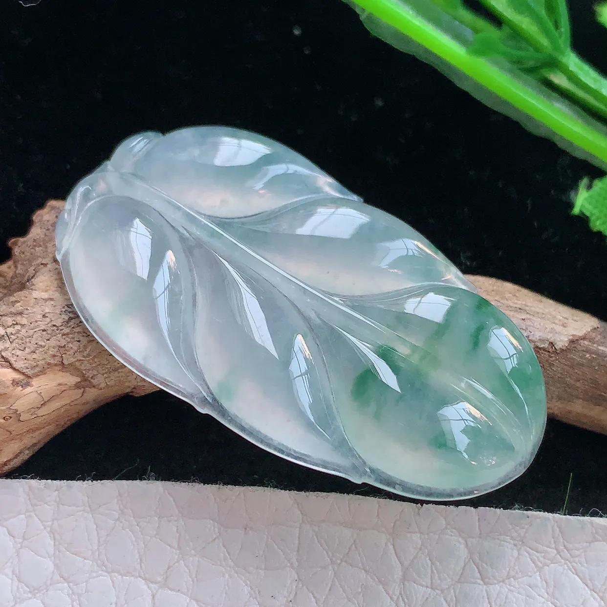 yl实拍42*23.8*4.6缅甸翡翠精雕冰飘花金枝玉叶 一夜成名玉项坠 玉挂件