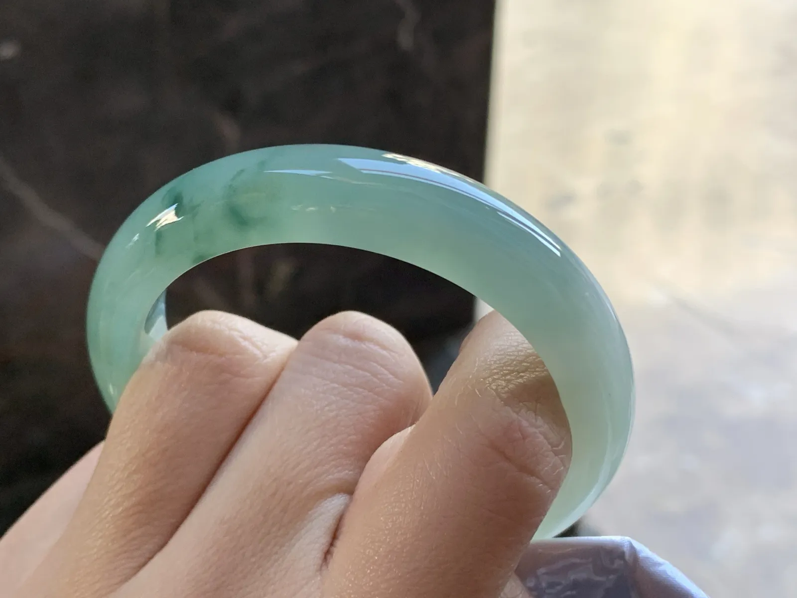 54-13-8.5

蓝花手镯^_^鲜艳 玉质温润