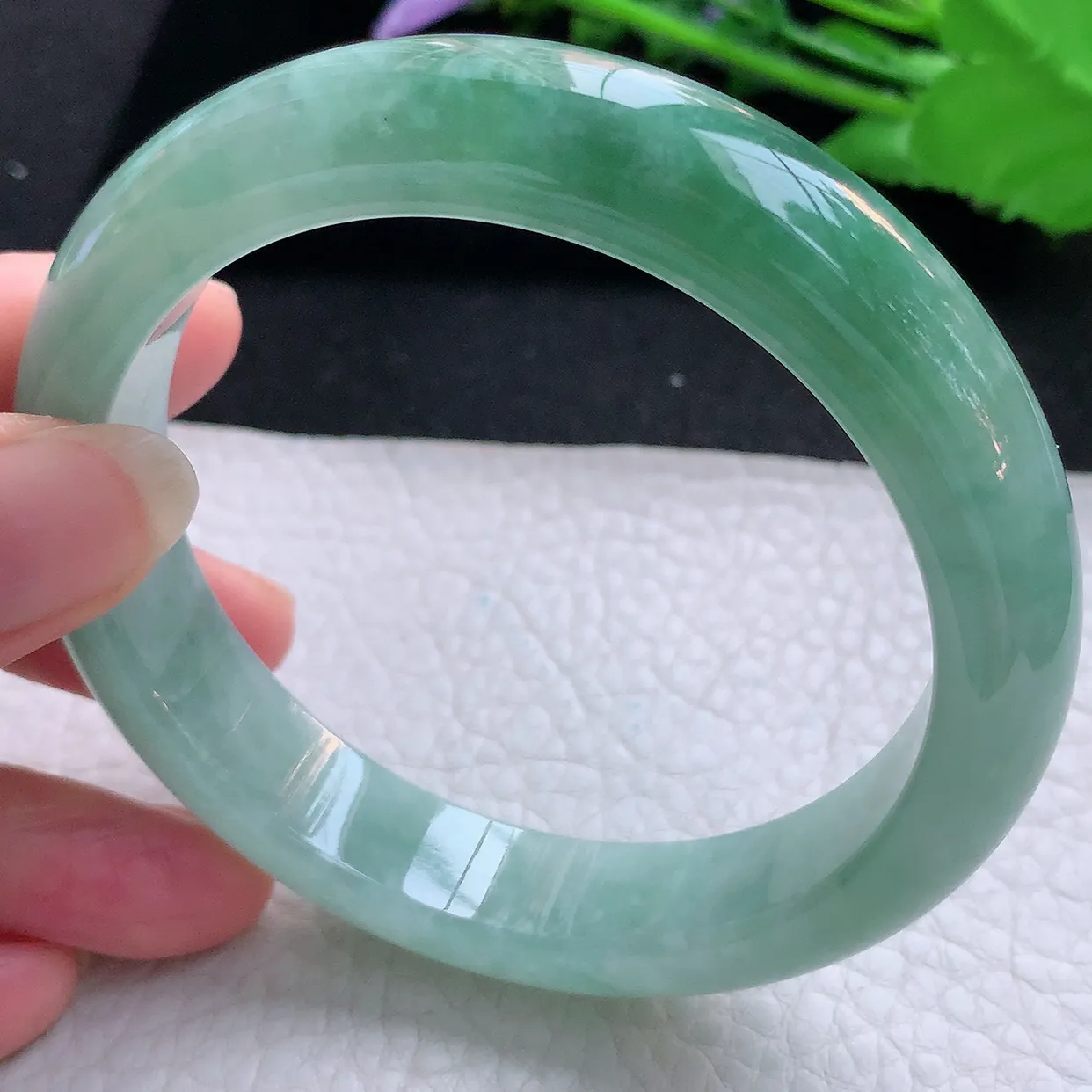 nr大圈口61*13.5*9平安镯 天然缅甸翡翠玉手镯飘绿厚装宽边玉手环
