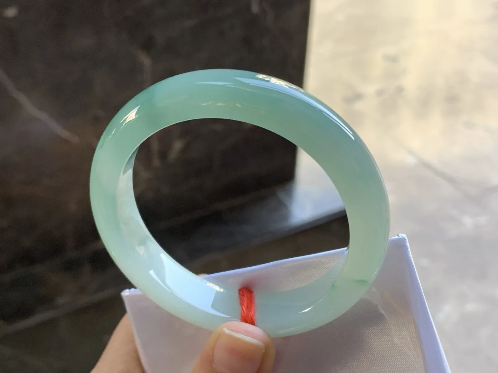 54-13-8.5

蓝花手镯^_^鲜艳 玉质温润