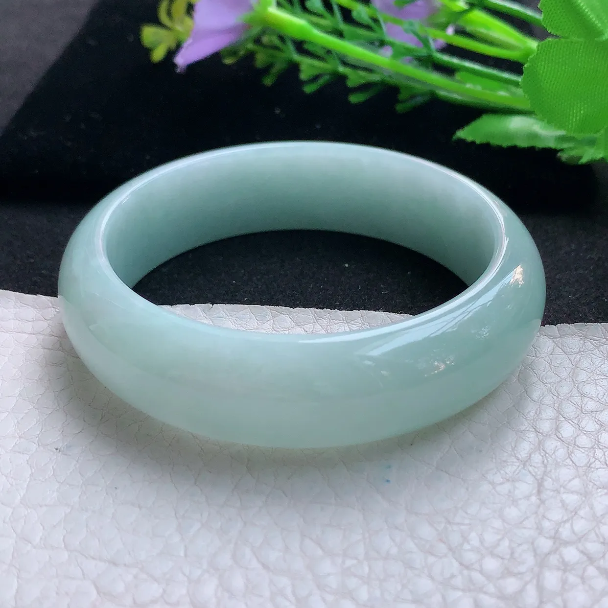 js实拍56*16.2*7.5轮胎镯 天然缅甸翡翠玉手镯浅绿大方宽边玉手环