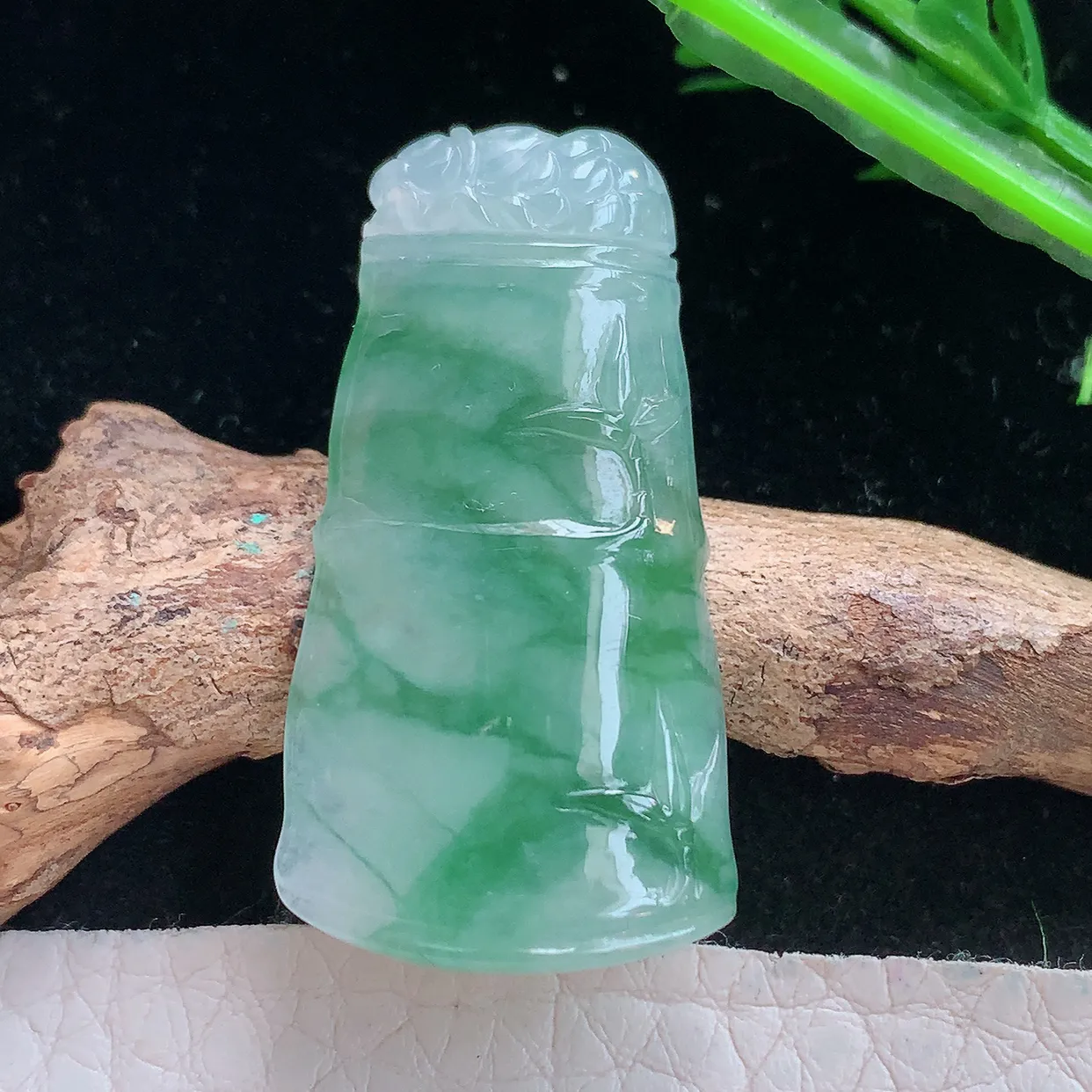 lz实拍37*19.3*4.6缅甸翡翠精雕冰飘花竹节 步步高升玉项坠 玉挂件