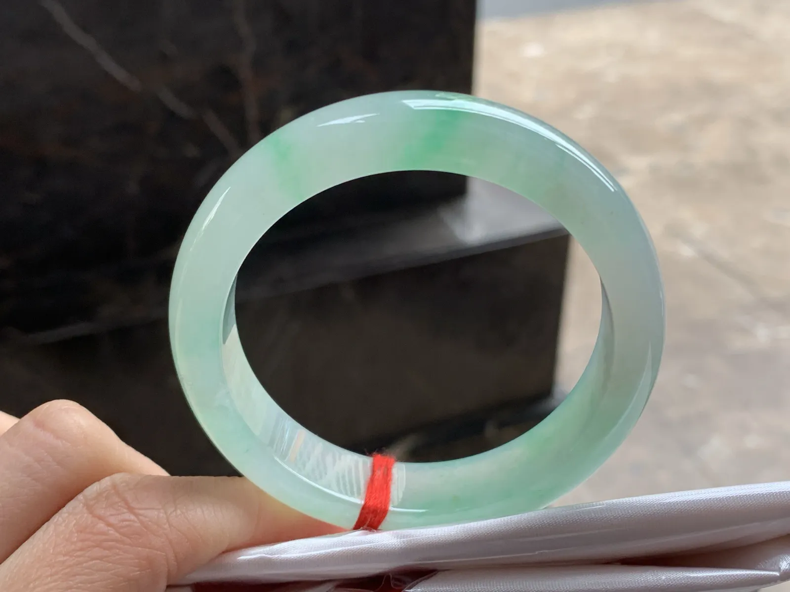 54.5-13-8

晴绿手镯^_^清新 冰透