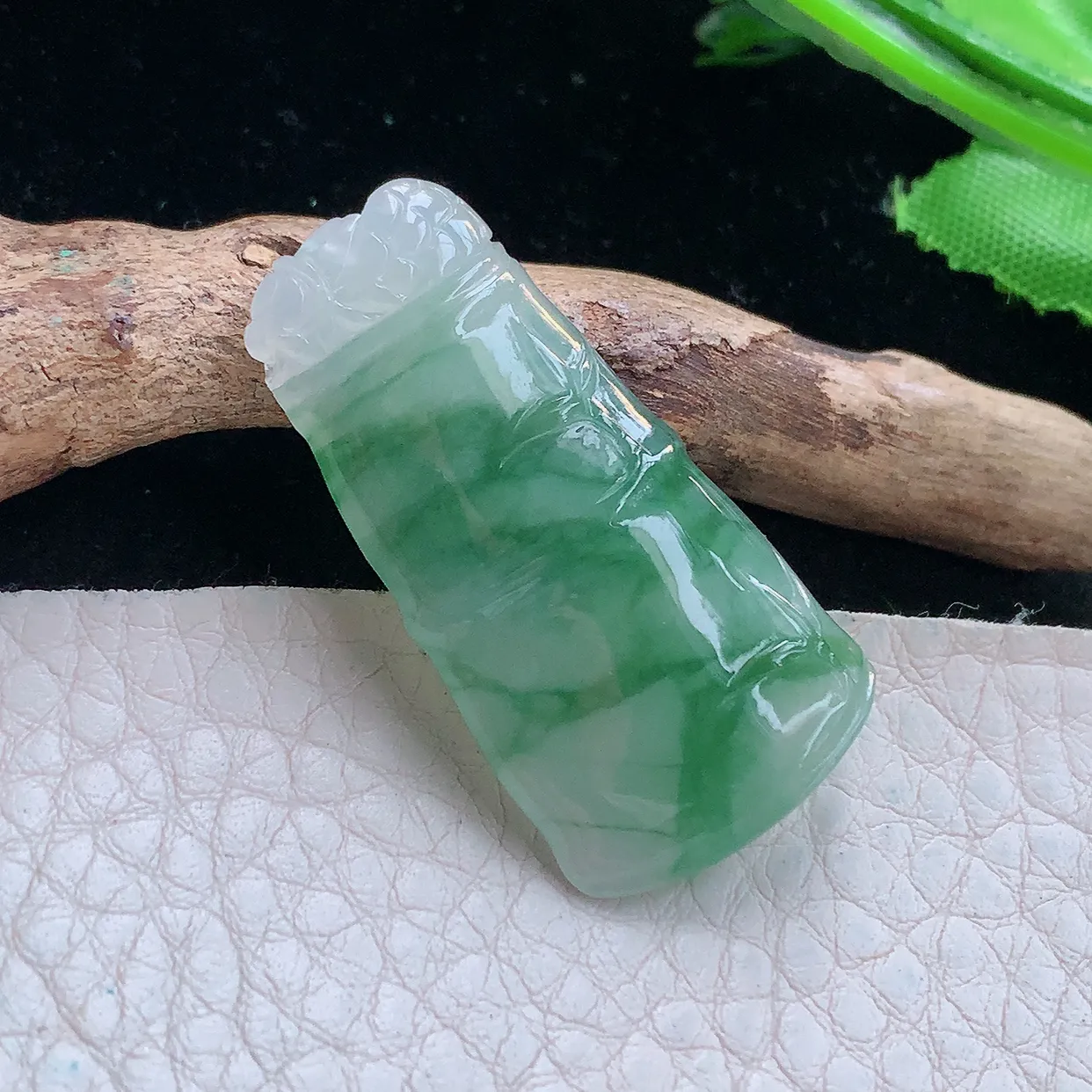 lz实拍37*19.3*4.6缅甸翡翠精雕冰飘花竹节 步步高升玉项坠 玉挂件