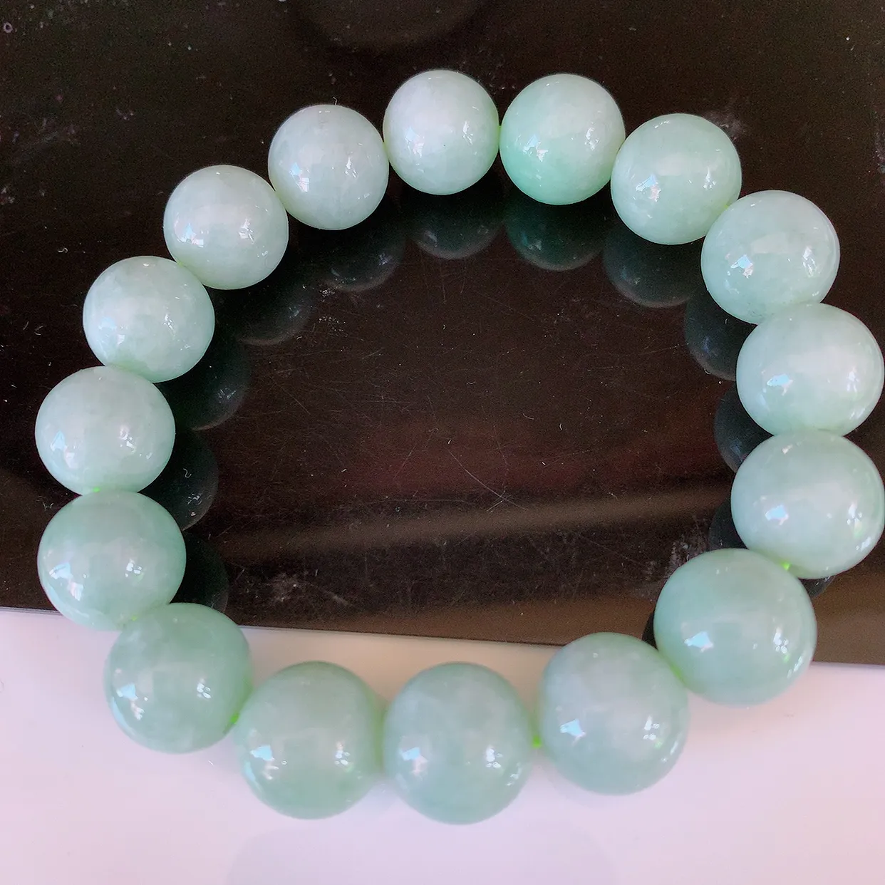 自然光实拍，冰润底色翡翠手串手链，种老水足，冰清玉润  颜色漂亮  #001.1取一尺寸13.6