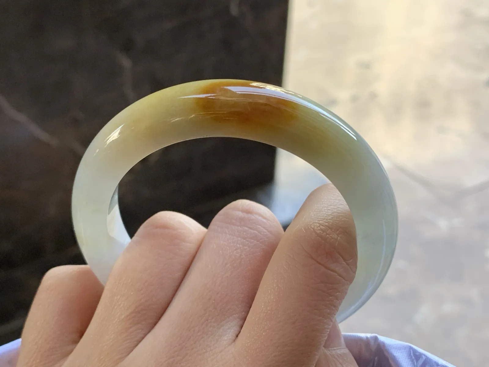 56-12.5-9

黄翡手镯^_^鲜艳 玉质温润