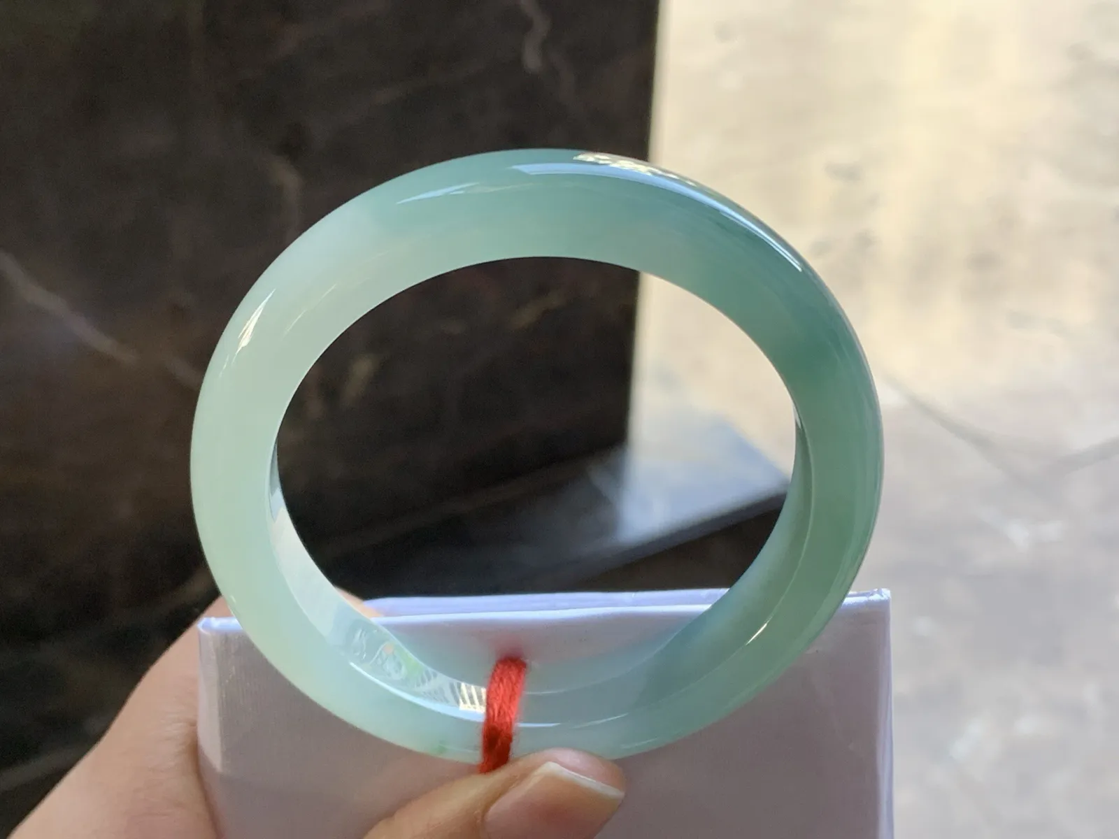 54-13-8.5

蓝花手镯^_^鲜艳 玉质温润