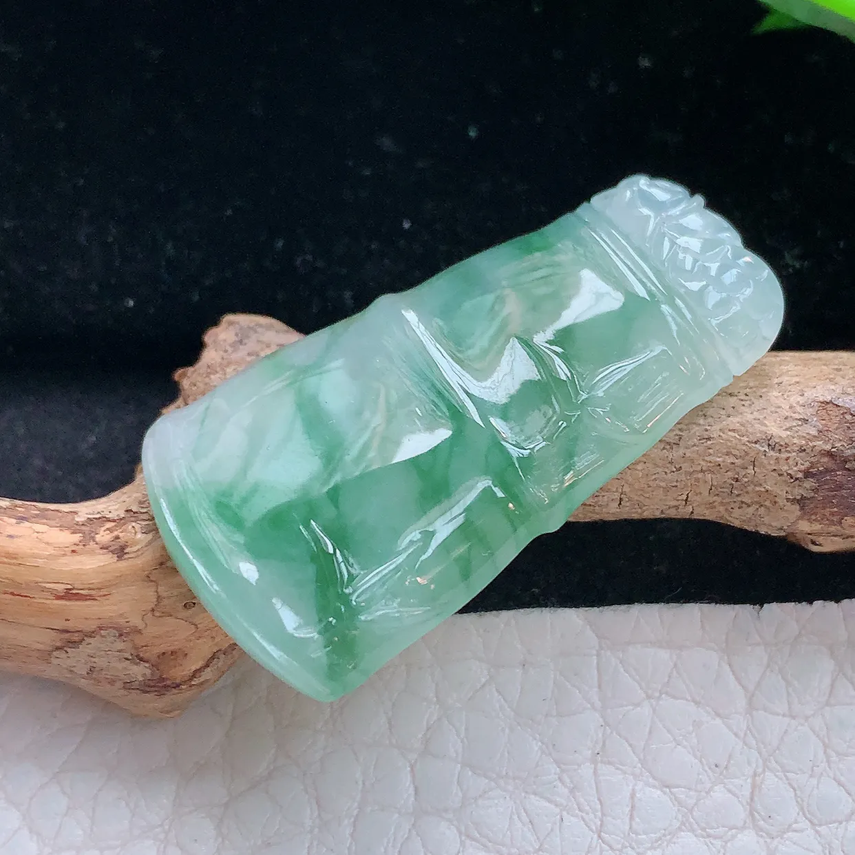 lz实拍37*19.3*4.6缅甸翡翠精雕冰飘花竹节 步步高升玉项坠 玉挂件