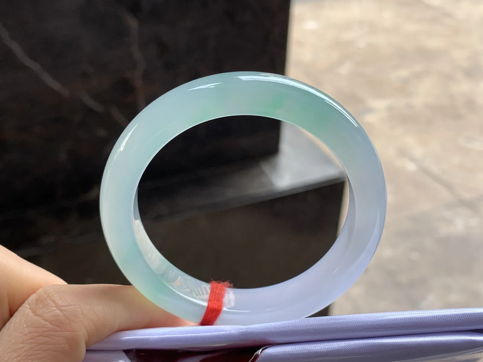 51.5-10.7-8.2

冰晴水手镯^_^冰透清新