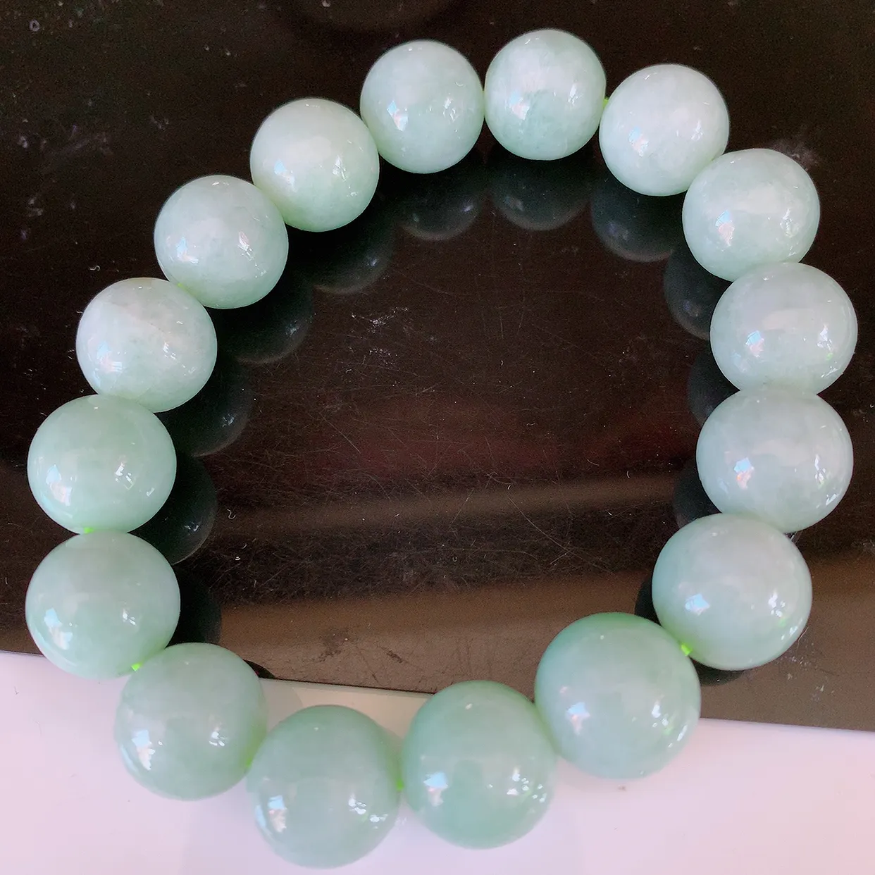 自然光实拍，冰润底色翡翠手串手链，种老水足，冰清玉润  颜色漂亮  #001.1取一尺寸13.6
