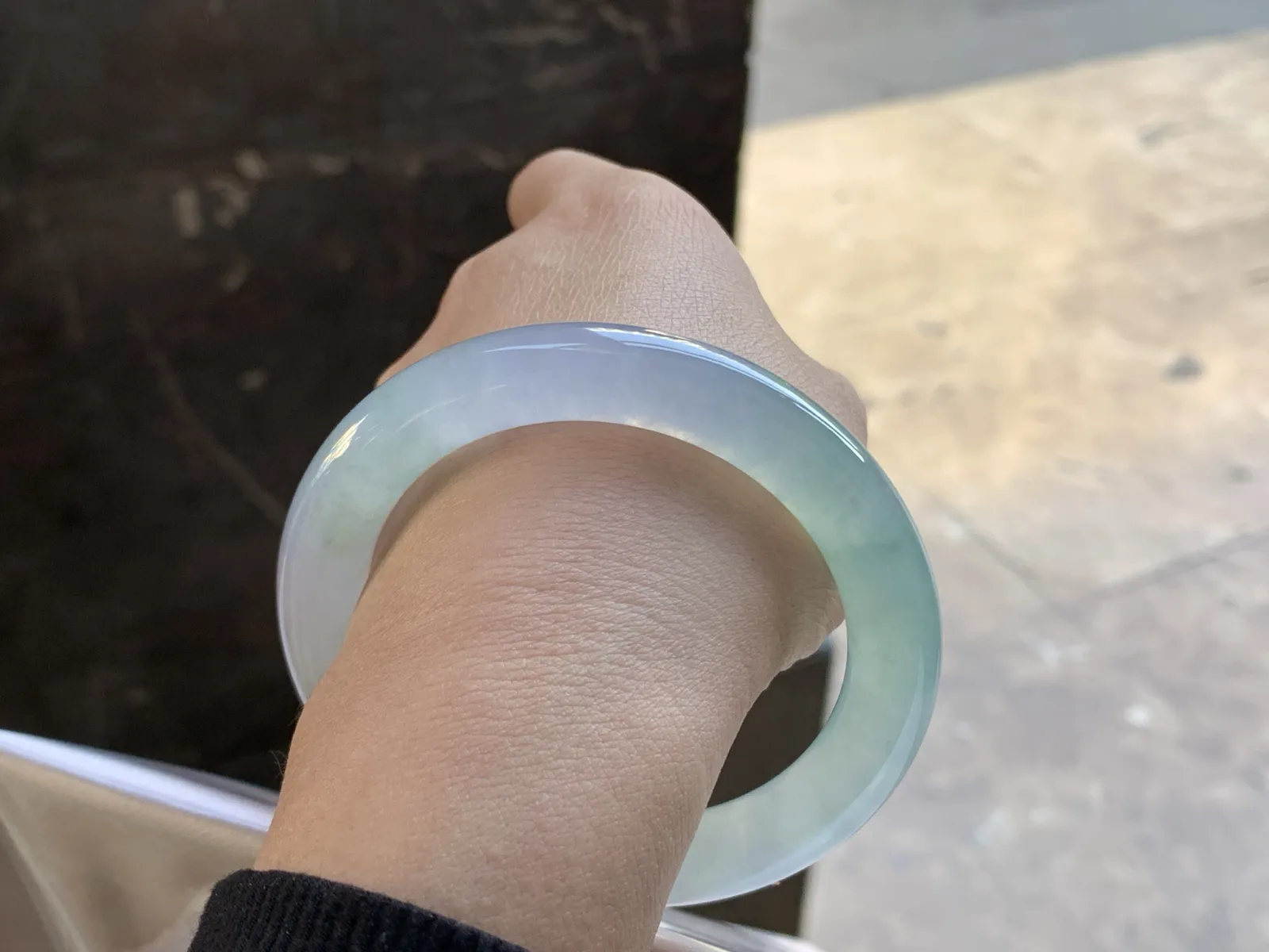 56-10.3

冰春带彩圆条手镯^_^清新冰透