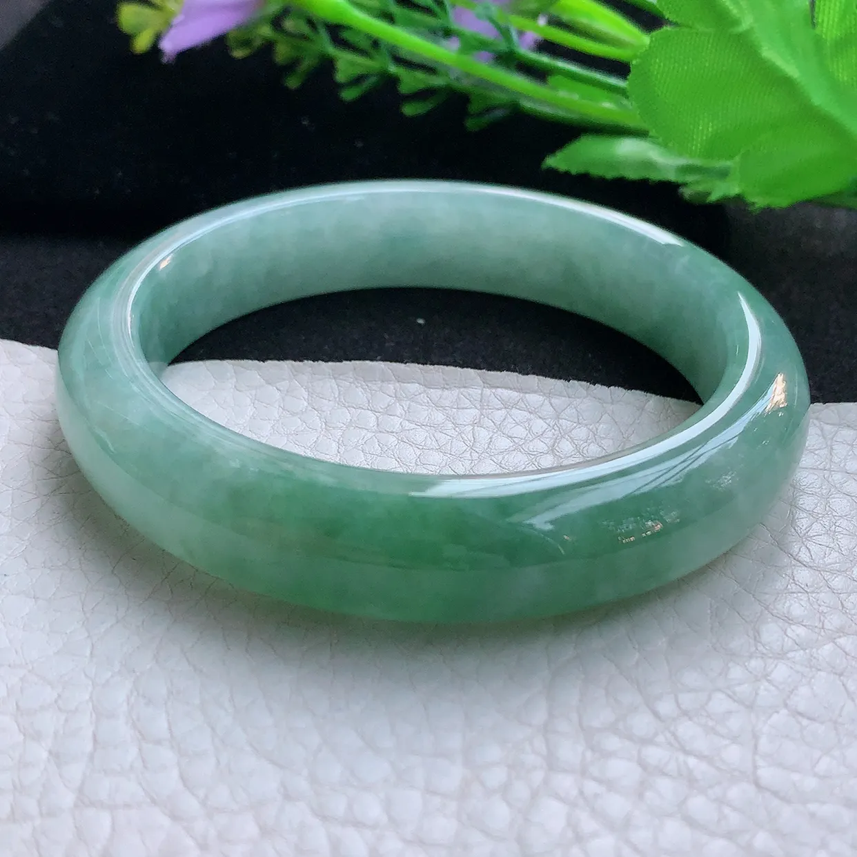 nr大圈口61*13.5*9平安镯 天然缅甸翡翠玉手镯飘绿厚装宽边玉手环
