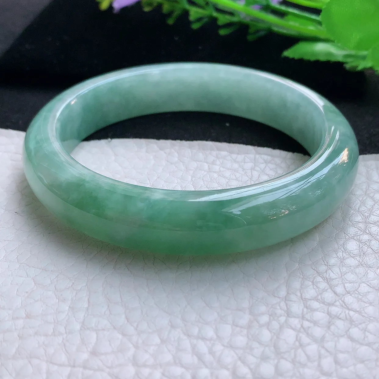 nr大圈口61*13.5*9平安镯 天然缅甸翡翠玉手镯飘绿厚装宽边玉手环