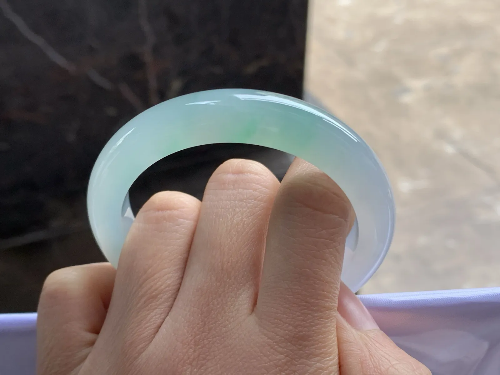 51.5-10.7-8.2

冰晴水手镯^_^冰透清新