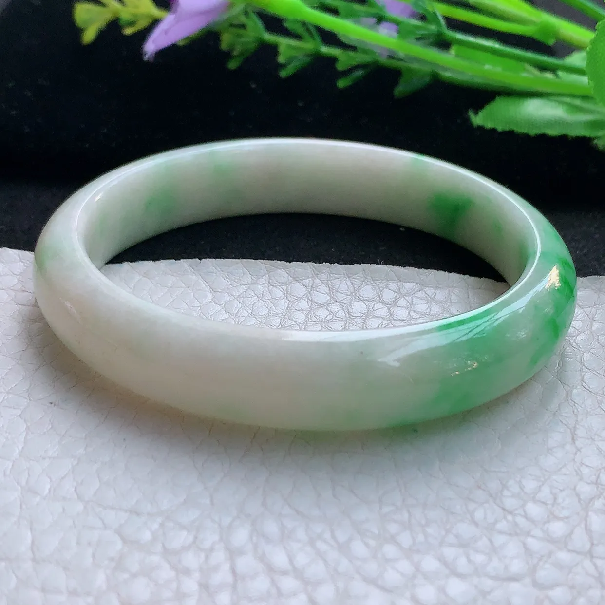 hh实拍57*51*12*7贵妃镯 天然缅甸翡翠玉手镯白底青椭形感宽边玉手环