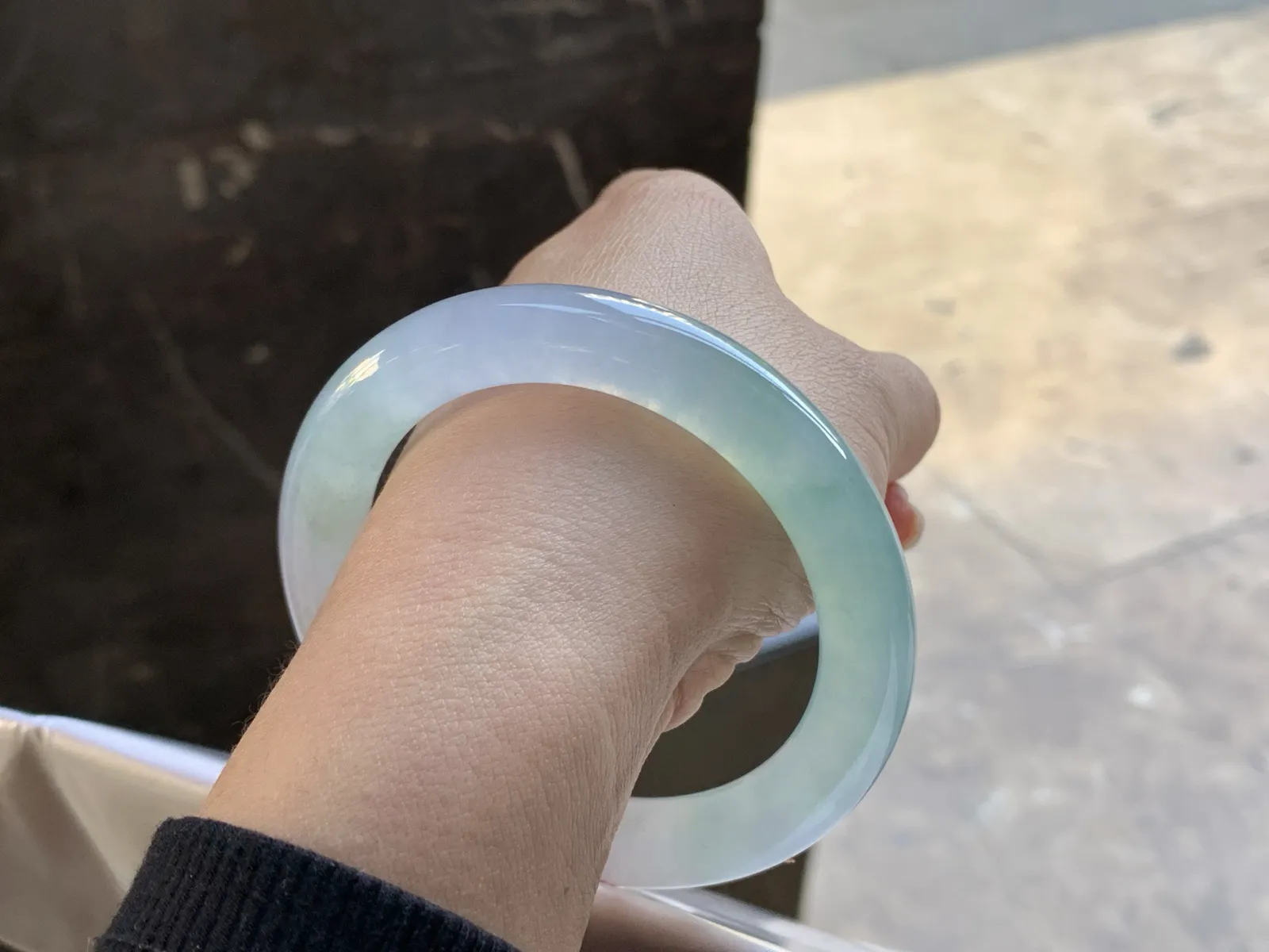 56-10.3

冰春带彩圆条手镯^_^清新冰透