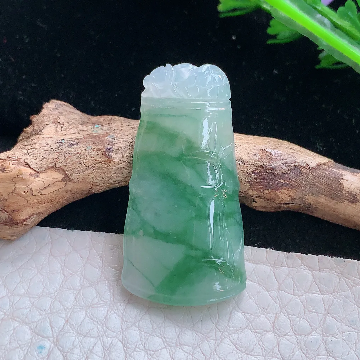 lz实拍37*19.3*4.6缅甸翡翠精雕冰飘花竹节 步步高升玉项坠 玉挂件