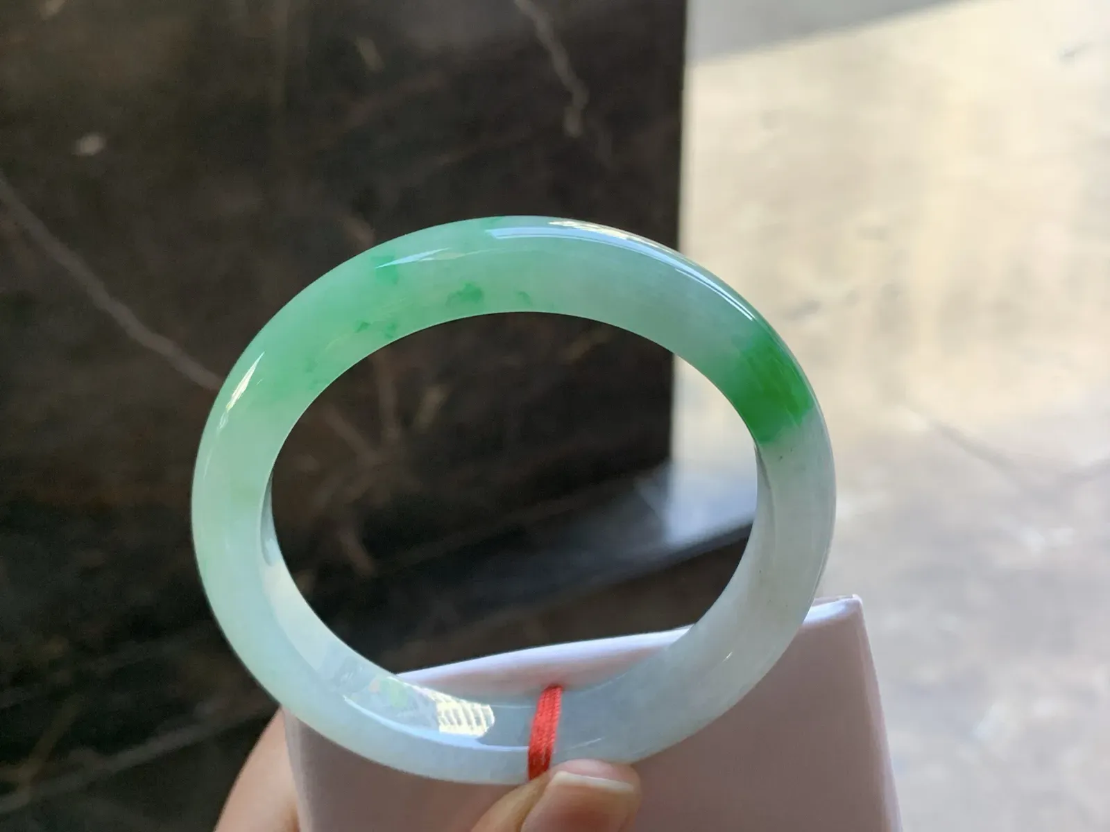 56-11.6-8

阳绿色手镯^_^色阳 细腻