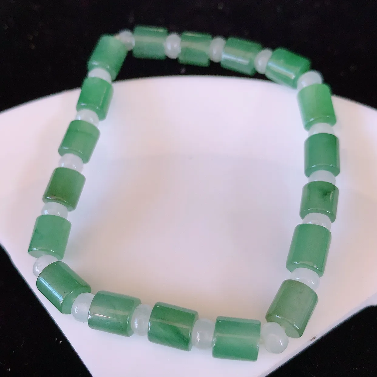 自然光实拍，冰飘花翡翠手串手链，种老水足，冰清玉润  颜色漂亮  #001.1取一尺寸6.6*5.8