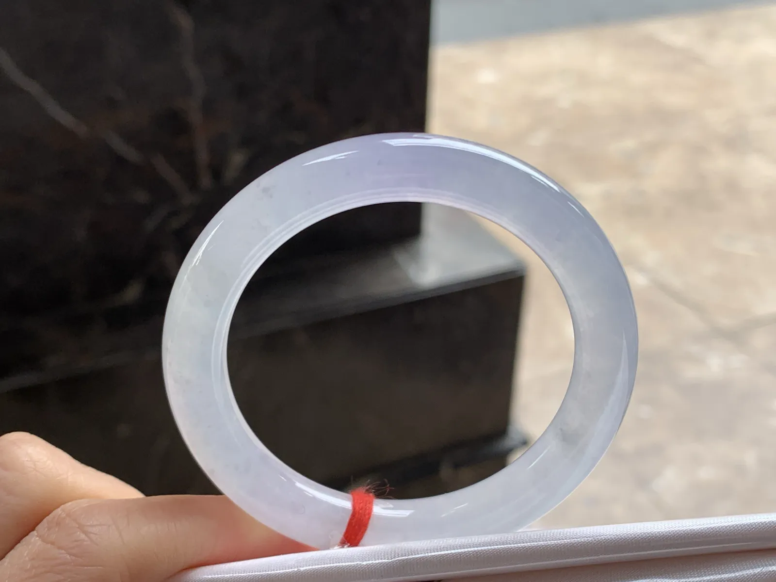 51.5-9

冰紫圆条手镯^_^透亮 水润