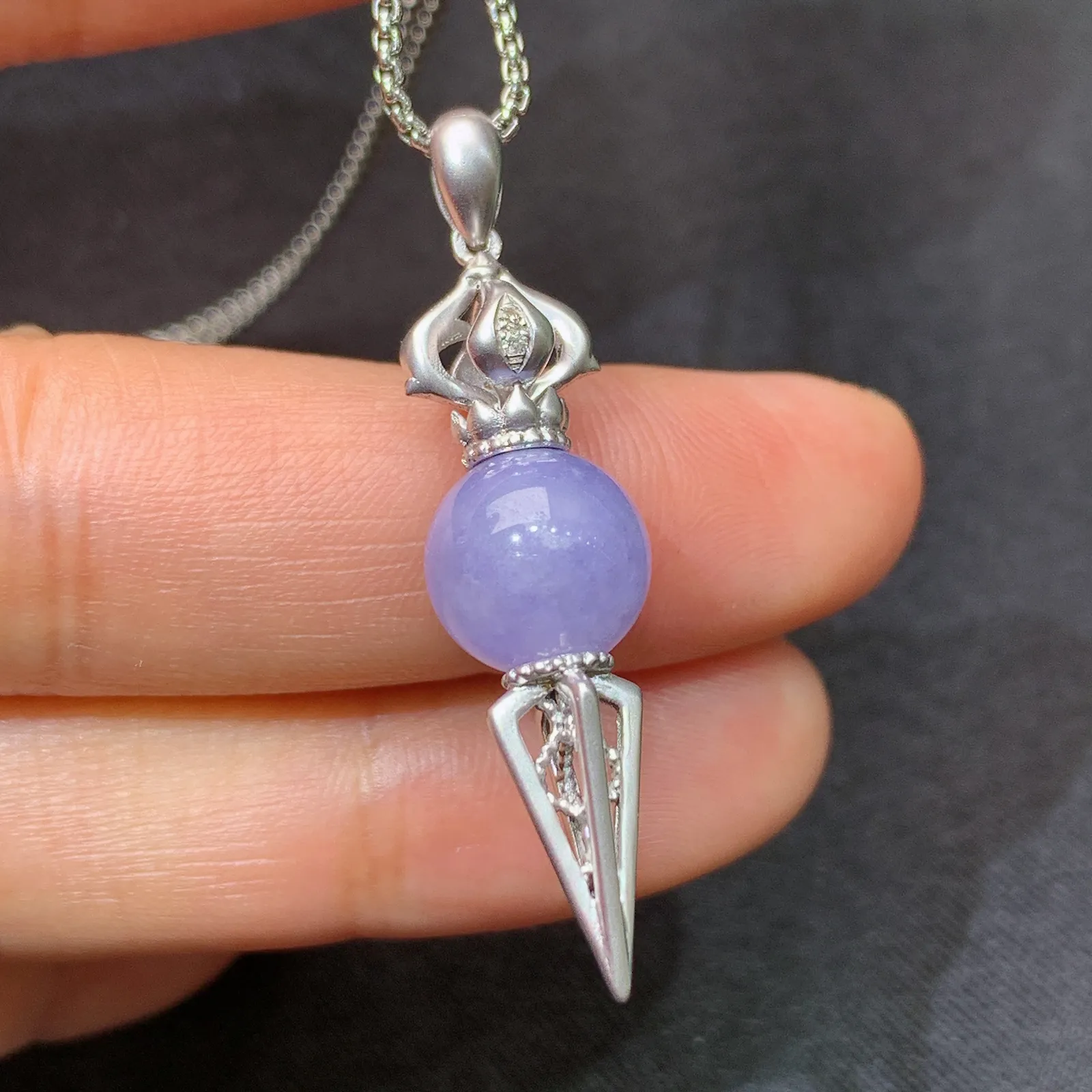 紫罗兰圆珠吊坠，18k金镶嵌，温润细腻，色泽鲜艳，种水足，Xu 尺寸39.1*9.5