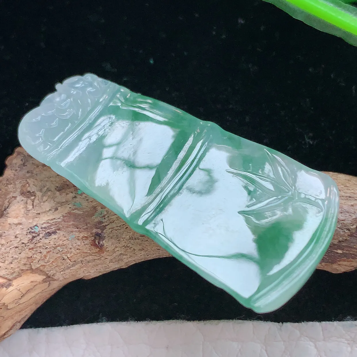 lz实拍37*19.3*4.6缅甸翡翠精雕冰飘花竹节 步步高升玉项坠 玉挂件