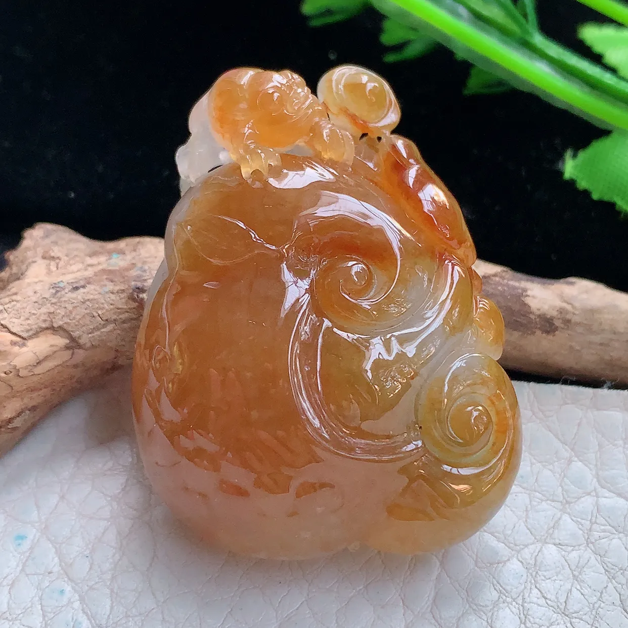 lz实拍44.2*33.9*16.5特色缅甸翡翠精雕冰双彩招财如意玉项坠 玉挂件