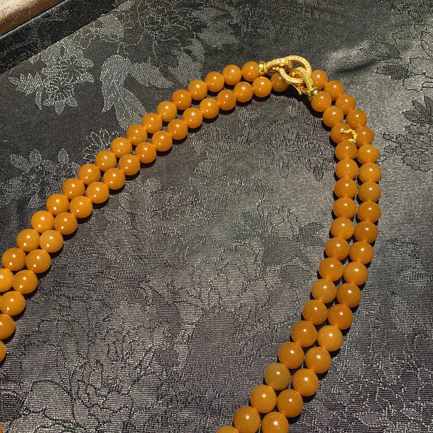 新疆和田玉且末糖108佛珠项链 单颗尺寸8！玉质细腻油润。手推出油品相大气。250109