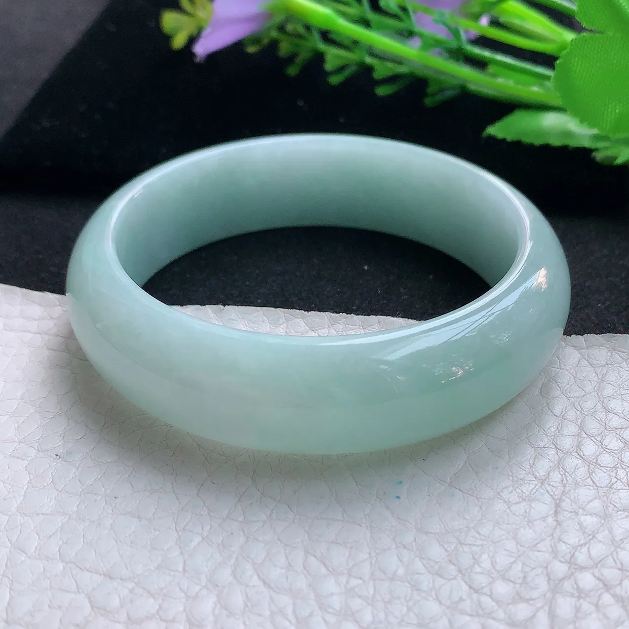 js实拍56*16.2*7.5轮胎镯 天然缅甸翡翠玉手镯浅绿大方宽边玉手环