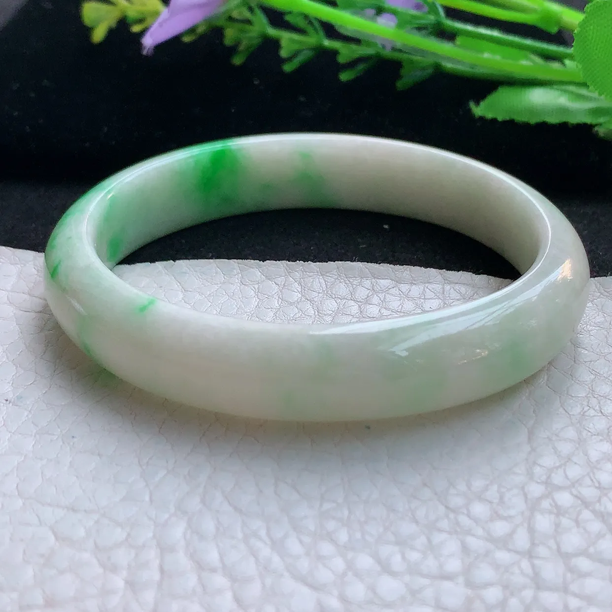 hh实拍57*51*12*7贵妃镯 天然缅甸翡翠玉手镯白底青椭形感宽边玉手环
