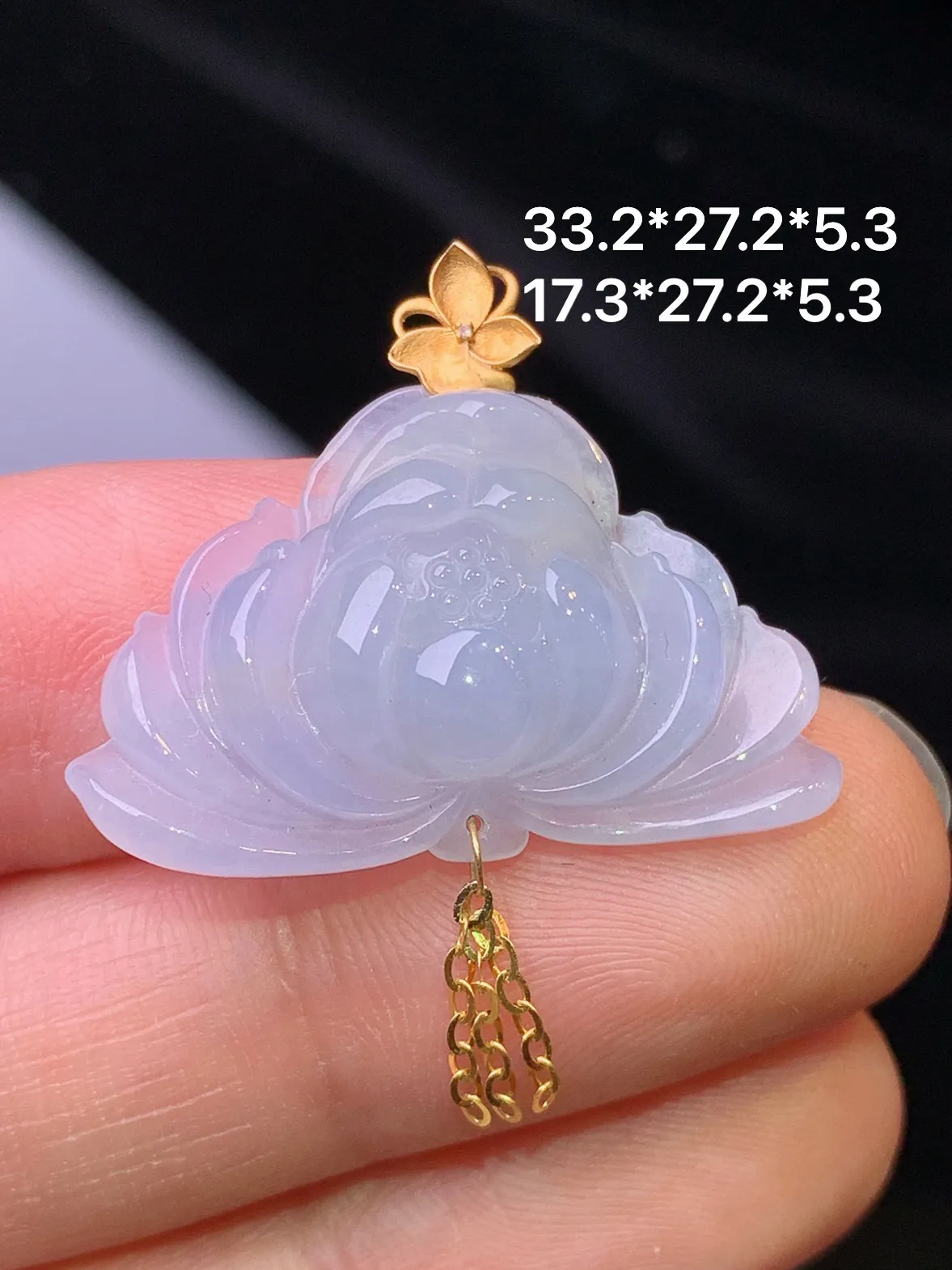 18k金镶嵌淡紫罗兰莲花吊坠 玉质细腻 色泽艳丽清新 整体尺寸33.2*27.2*5.3